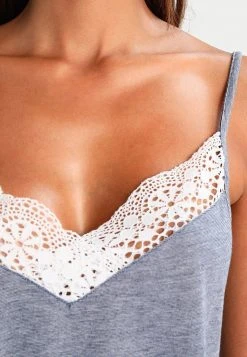 Comprar ⌛ Anna Field SARAH SHORT PJ SET WITH CROCHET LACE - Pijama - Off-white/dark Blue, Mujer ✨ -Tienda barata Anna Field 04e3d1816e4748b4a0e2b5863bfae2f9