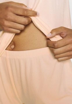 Para estrenar ✔️ Anna Field SET - Pijama - Light Pink, Mujer 😍 13 Para estrenar ✔️ Anna Field SET - Pijama - Light Pink, Mujer 😍 -Tienda barata Anna Field 1f66c9bfffbb4749aec9ac44e9ccc682