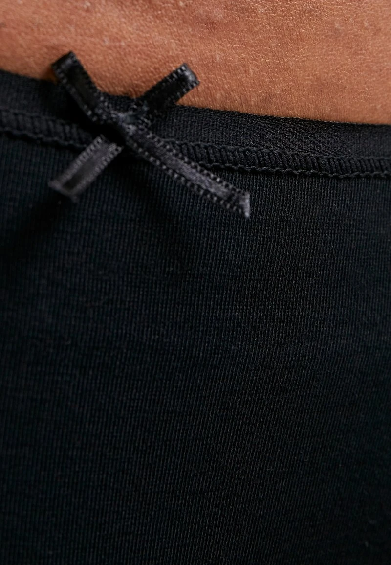 Para estrenar 🎉 Anna Field GEORGINA 7 PACK THONG - COTTON - Tanga - Black, Mujer ✔️ 7 Para estrenar 🎉 Anna Field GEORGINA 7 PACK THONG - COTTON - Tanga - Black, Mujer ✔️ - Imagen 5