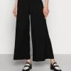 Las mejores reseñas de ✔️ Anna Field TEXTURED LIGHTWEIGHT PALAZZO PANT - Pantalones - Black, Mujer ⭐