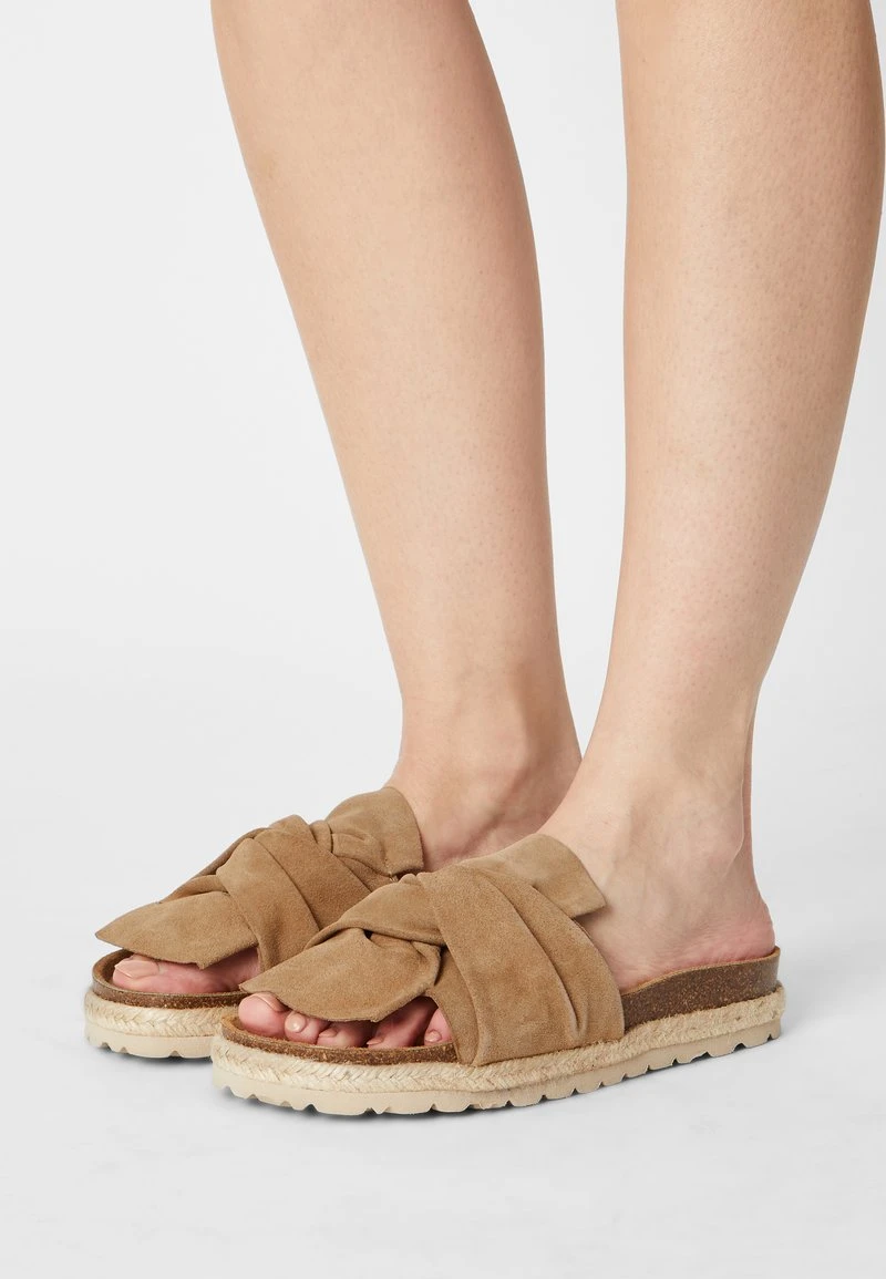 Mejor trato 🧨 Anna Field COMFORT LEATHER - Pantuflas - Beige, Mujer 👏 3 Mejor trato 🧨 Anna Field COMFORT LEATHER - Pantuflas - Beige, Mujer 👏