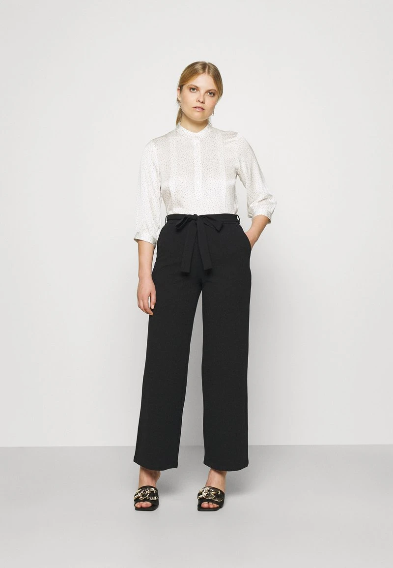 Venta al por mayor 🧨 Anna Field Belted Wide Leg Trousers - Pantalones - Black, Mujer ✔️ 4 Venta al por mayor 🧨 Anna Field Belted Wide Leg Trousers - Pantalones - Black, Mujer ✔️ - Imagen 2