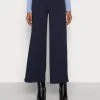 Lo mas barato 🎁 Anna Field Flared Leg Business Trousers - Pantalones - Dark Blue, Mujer ✔️