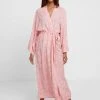 Venta al por mayor 🥰 Anna Field LISHA LONG PRINTED ROBE - Albornoz - PINK, Mujer ⭐