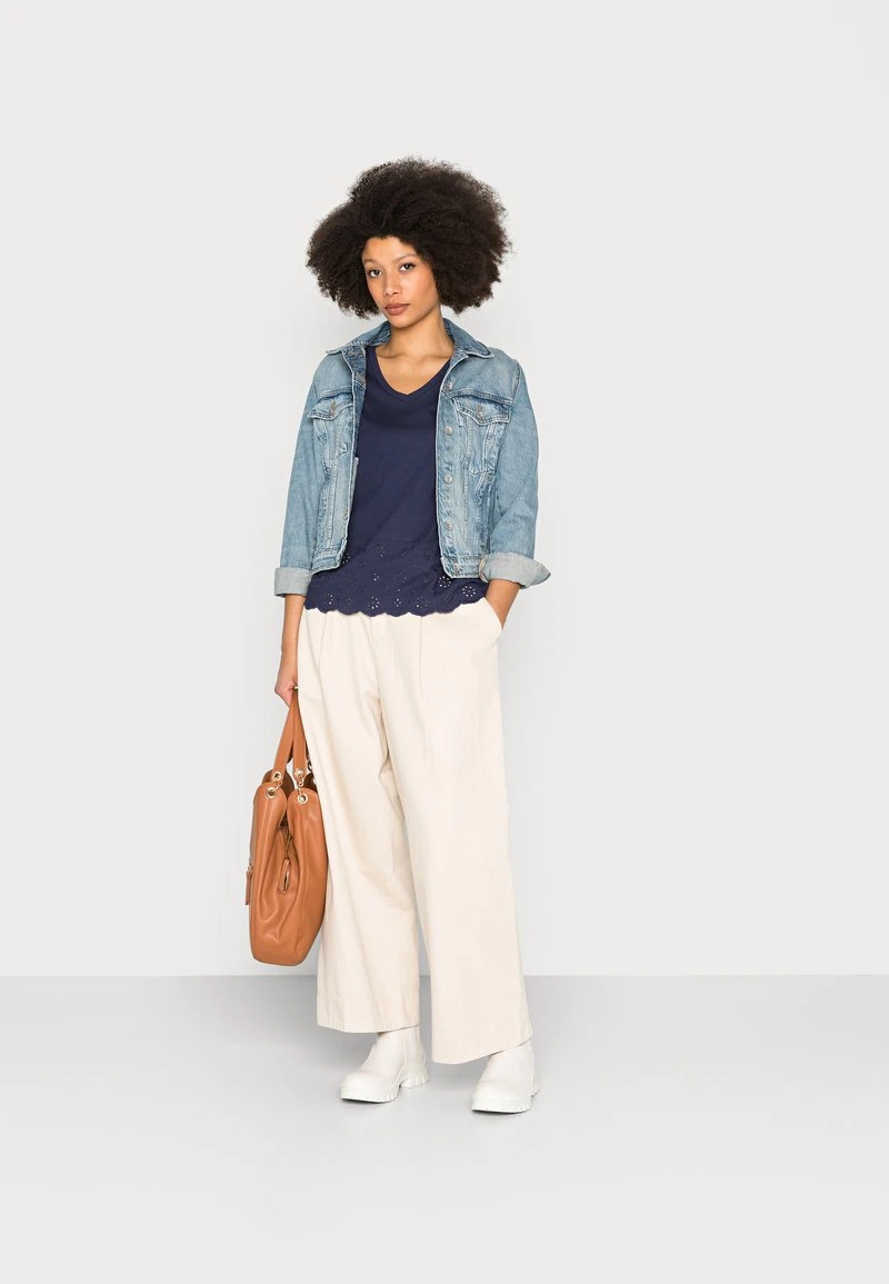 Venta al por mayor ✔️ Anna Field Camiseta Básica - Dark Blue, Mujer 🌟 4 Venta al por mayor ✔️ Anna Field Camiseta Básica - Dark Blue, Mujer 🌟 - Imagen 2