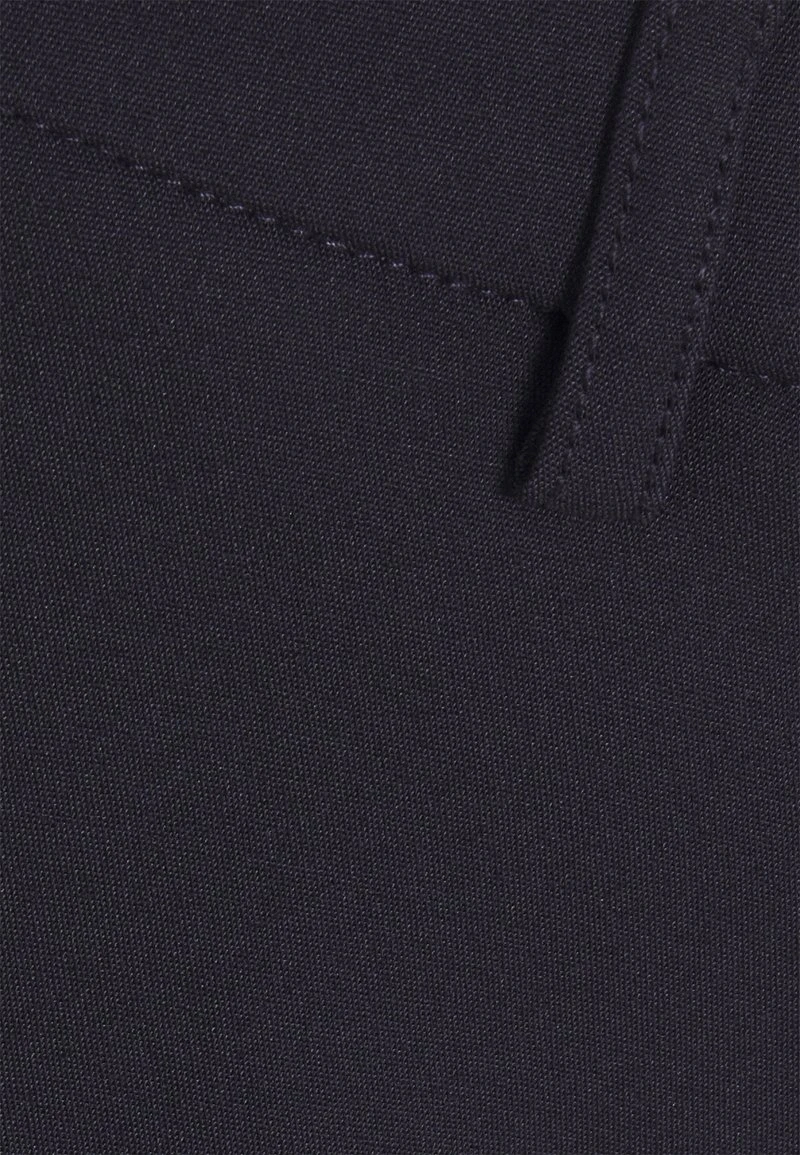 Venta express 🛒 Anna Field FLARED BUSINESS TROUSERS - Pantalones - Dark Blue, Mujer ⭐ 8 Venta express 🛒 Anna Field FLARED BUSINESS TROUSERS - Pantalones - Dark Blue, Mujer ⭐ - Imagen 6