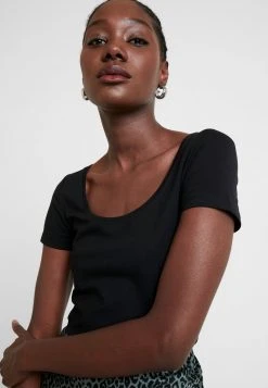 mejor venta 🌟 Anna Field 2 PACK - Camiseta Básica - Black, Mujer 🎁 -Tienda barata Anna Field b7a0cf434b134981a98f4eb170547af8