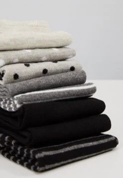 Descuento 💯 Anna Field 8PP SPOT STRIPE - Calcetines - Grey, Mujer 🥰 -Tienda barata Anna Field c4f9f9de7c754216a2ed0c3f542fba9e