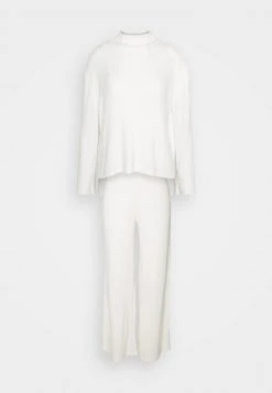 Comprar ⭐ Anna Field SET - Pijama - Off-white, Mujer ✔️ -Tienda barata Anna Field e45f87d6cb1a4112bd176ed2eaf369b2