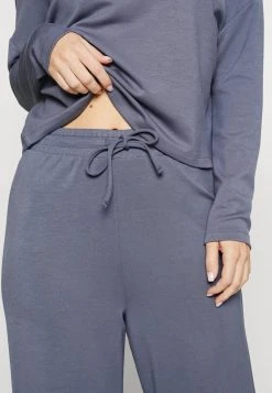 ofertas 🔔 Anna Field LOUNGE SET - Pijama - Blue, Mujer ⭐ 13 ofertas 🔔 Anna Field LOUNGE SET - Pijama - Blue, Mujer ⭐ -Tienda barata Anna Field fbed458c1a3e4e7e8d19ca35802b0974